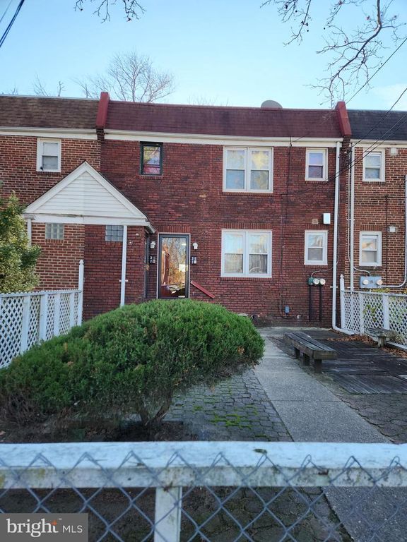 367 MARLTON AVE, Camden, NJ 08105