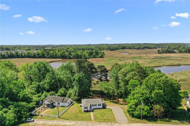 905 Wakefield Ave, Tappahannock, VA 22560