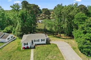 905 Wakefield Ave, Tappahannock, VA 22560