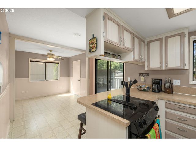 18665 Sw Honeywood Dr, Beaverton, OR 97003