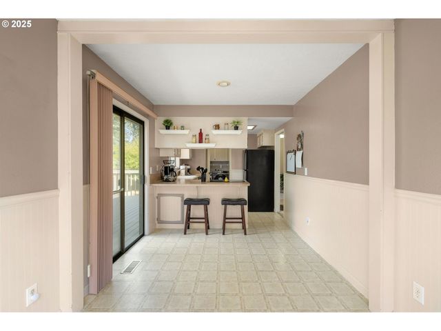 18665 Sw Honeywood Dr, Beaverton, OR 97003