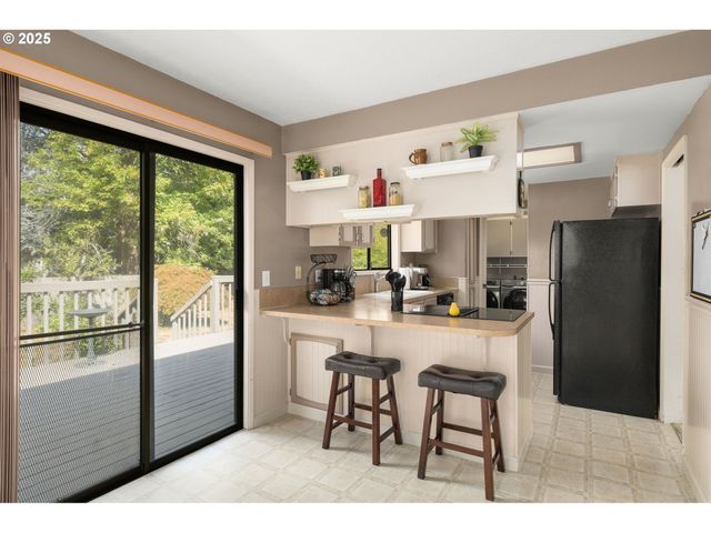 18665 Sw Honeywood Dr, Beaverton, OR 97003