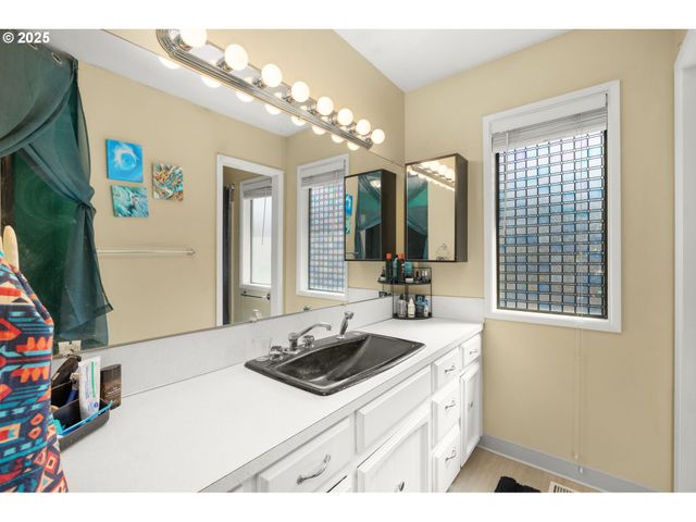 18665 Sw Honeywood Dr, Beaverton, OR 97003