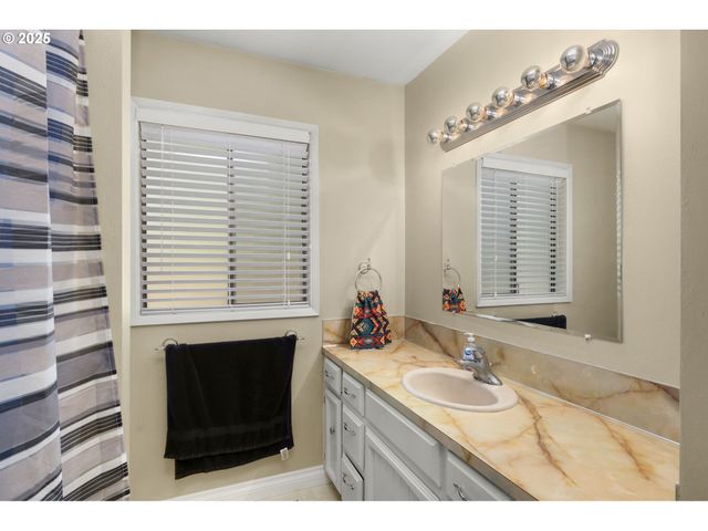 18665 Sw Honeywood Dr, Beaverton, OR 97003