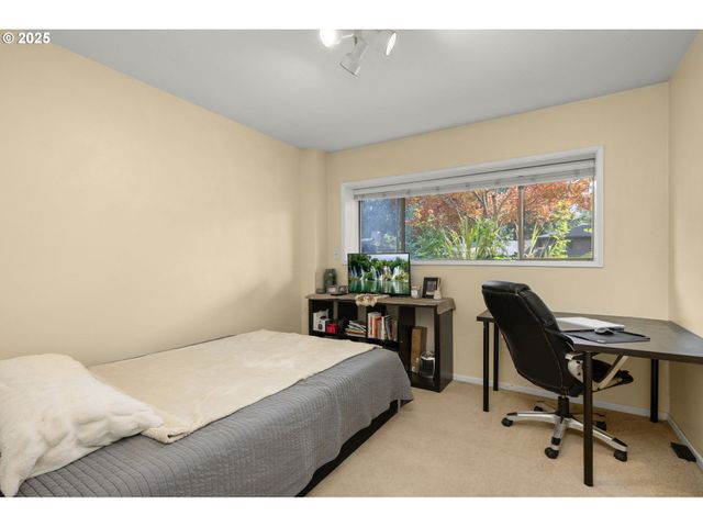 18665 Sw Honeywood Dr, Beaverton, OR 97003