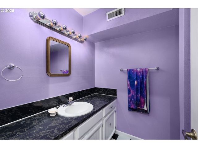 18665 Sw Honeywood Dr, Beaverton, OR 97003