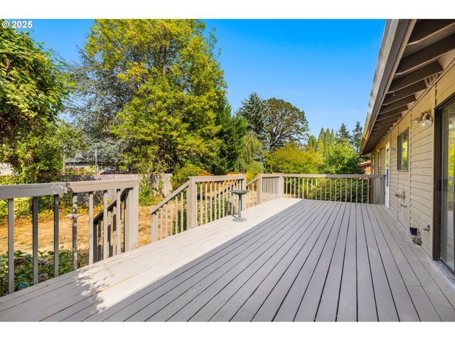 18665 Sw Honeywood Dr, Beaverton, OR 97003