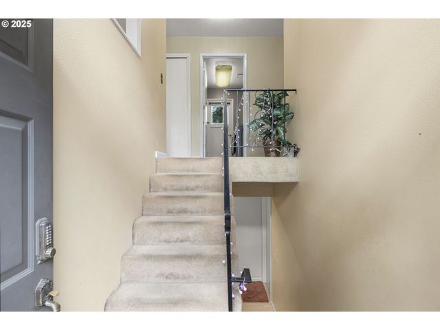 18665 Sw Honeywood Dr, Beaverton, OR 97003