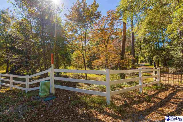 634 Georgetown Rd, Darlington, SC 29532