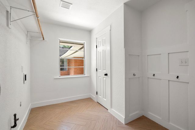 8202 Glencrest Street, Houston, TX 77061