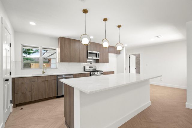 8202 Glencrest Street, Houston, TX 77061