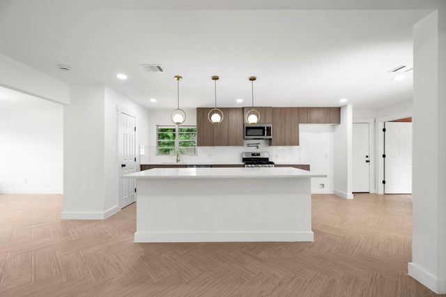 8202 Glencrest Street, Houston, TX 77061