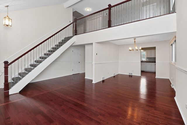 806 Hillview Drive, Lemont, IL 60439