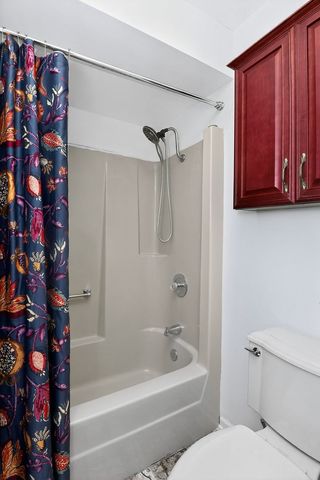 806 Hillview Drive, Lemont, IL 60439