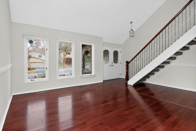 806 Hillview Drive, Lemont, IL 60439