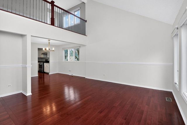 806 Hillview Drive, Lemont, IL 60439