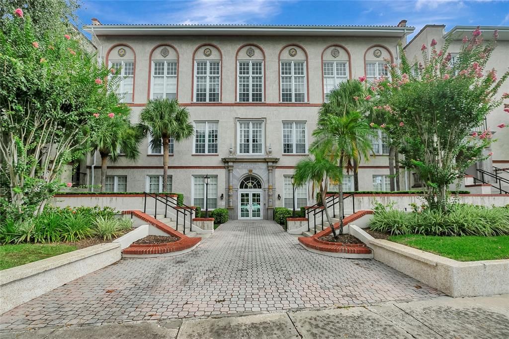 701 MIRROR LAKE DRIVE N 120, St Petersburg, FL 33701