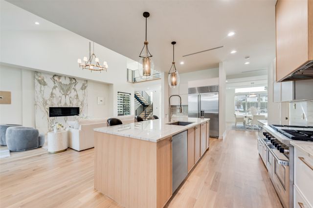 6411 Royal Lane, Dallas, TX 75230