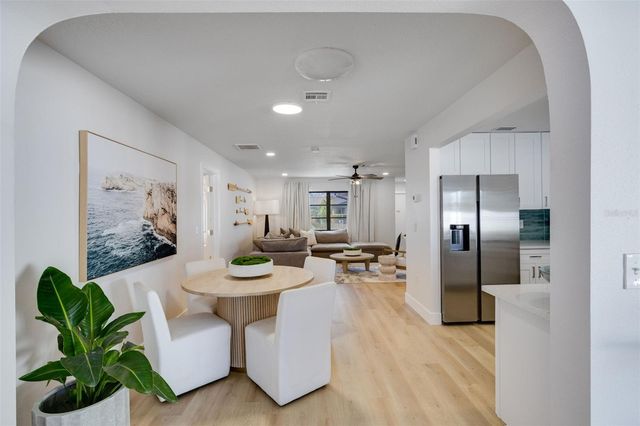 214 LORRAINE AVENUE, Venice, FL 34293