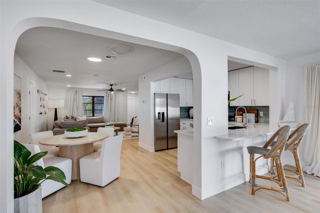 214 LORRAINE AVENUE, Venice, FL 34293