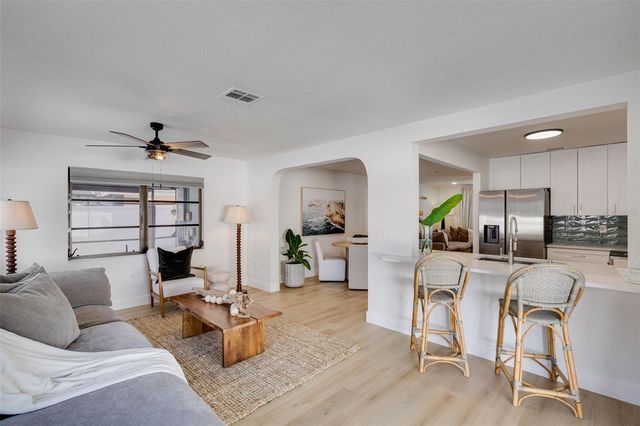 214 LORRAINE AVENUE, Venice, FL 34293