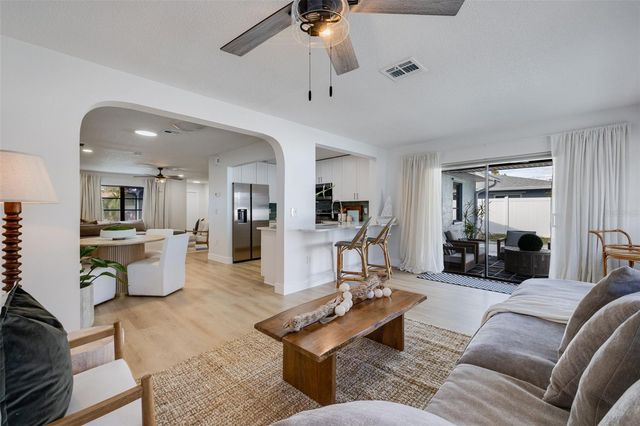 214 LORRAINE AVENUE, Venice, FL 34293