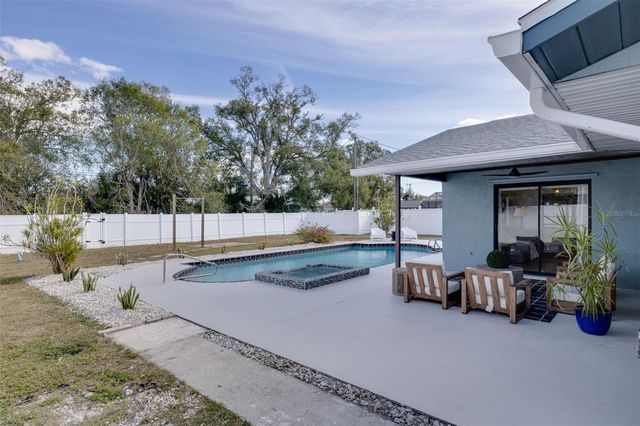 214 LORRAINE AVENUE, Venice, FL 34293
