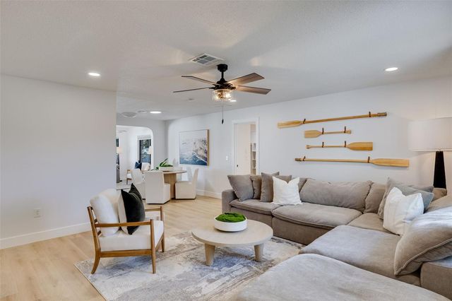 214 LORRAINE AVENUE, Venice, FL 34293