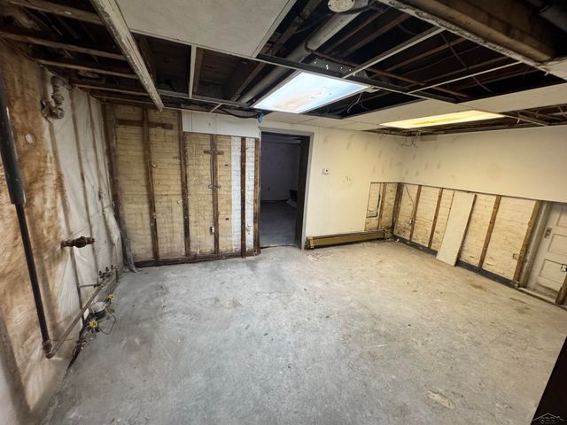 2911 Court Street, Saginaw, MI 48602