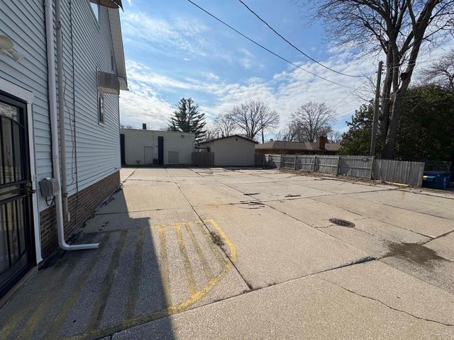 2911 Court Street, Saginaw, MI 48602
