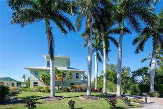 3858 Riviera CIR, Bonita Springs, FL 34134