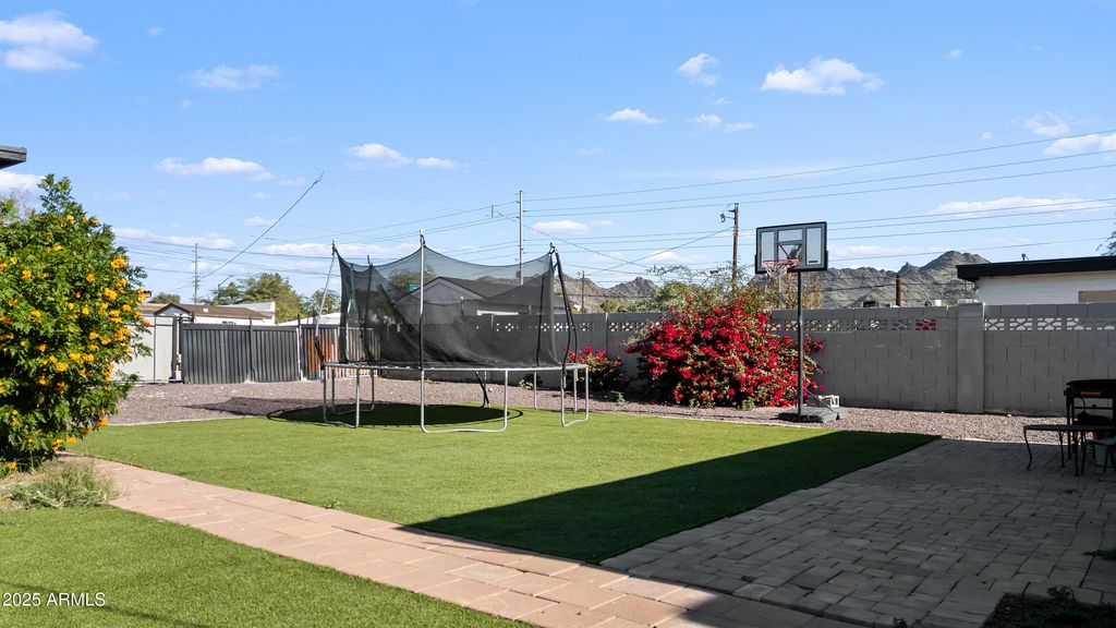 1144 E SUNNYSLOPE Lane, Phoenix, AZ 85020