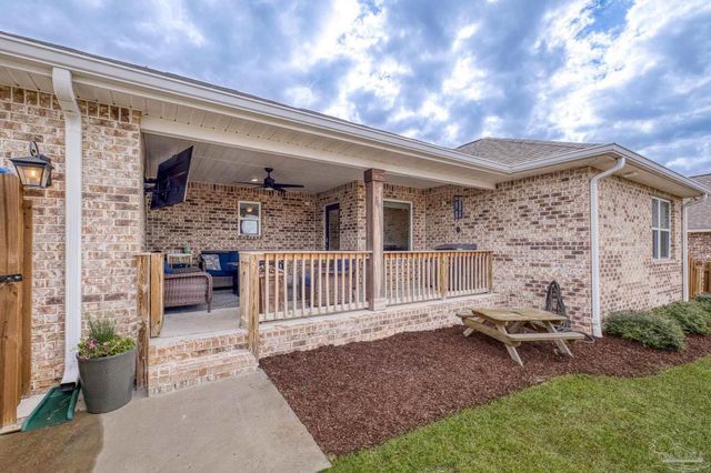 4104 Lower Walk Ln, Milton, FL 32583