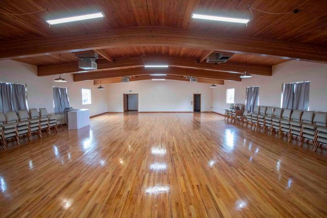 520 S 5th Street, Madras, OR 97741