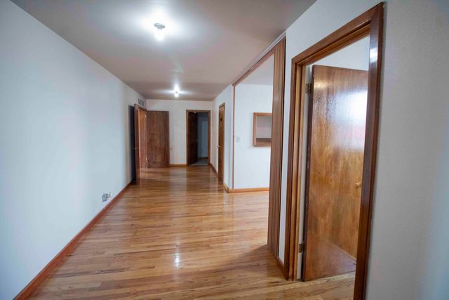 520 S 5th Street, Madras, OR 97741