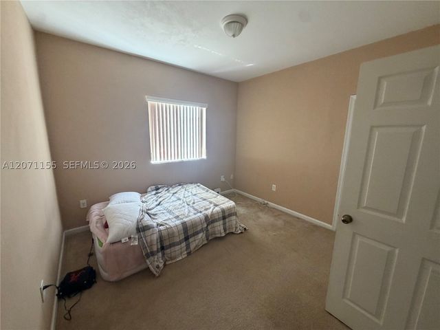 550 Saint Tropez Ln, Margate, FL 33068