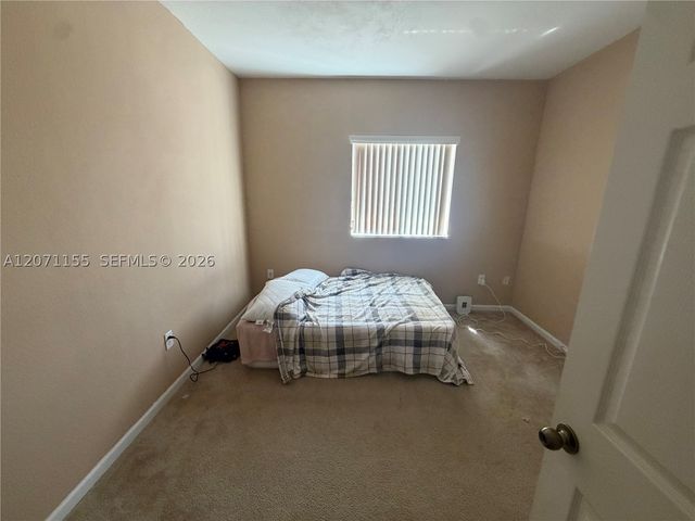 550 Saint Tropez Ln, Margate, FL 33068