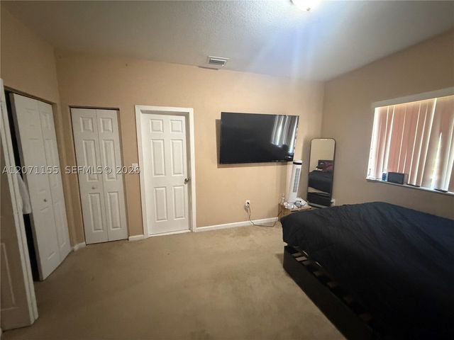 550 Saint Tropez Ln, Margate, FL 33068
