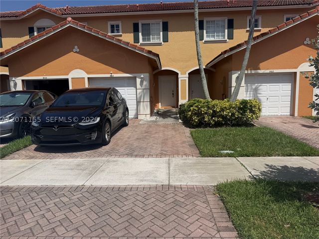 550 Saint Tropez Ln, Margate, FL 33068