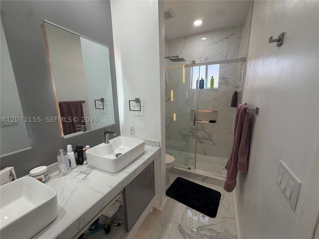 550 Saint Tropez Ln, Margate, FL 33068