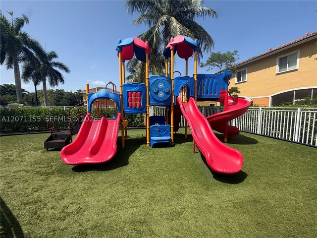 550 Saint Tropez Ln, Margate, FL 33068