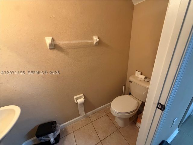550 Saint Tropez Ln, Margate, FL 33068
