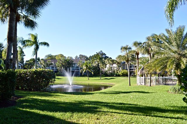 11863 Wimbledon Circle 432, Wellington, FL 33414
