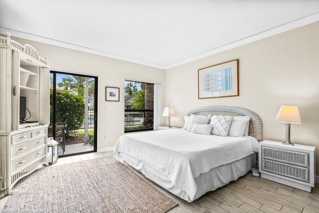 11863 Wimbledon Circle 432, Wellington, FL 33414