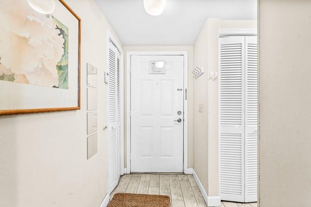 11863 Wimbledon Circle 432, Wellington, FL 33414