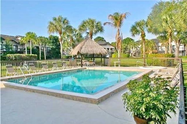11863 Wimbledon Circle 432, Wellington, FL 33414
