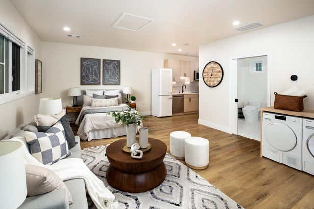 240 Glenwood Avenue, Woodside, CA 94062