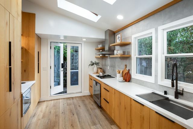 240 Glenwood Avenue, Woodside, CA 94062