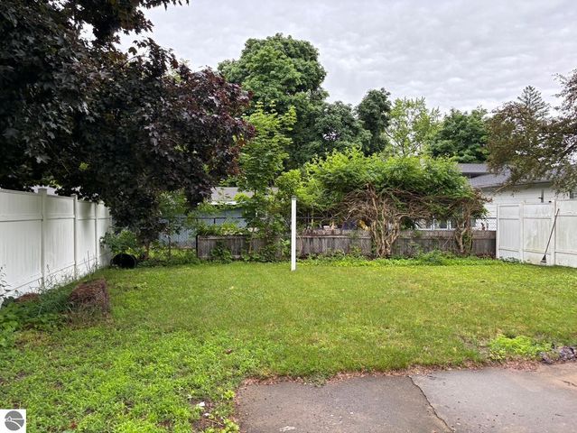 250 Purdy Drive, Alma, MI 48801