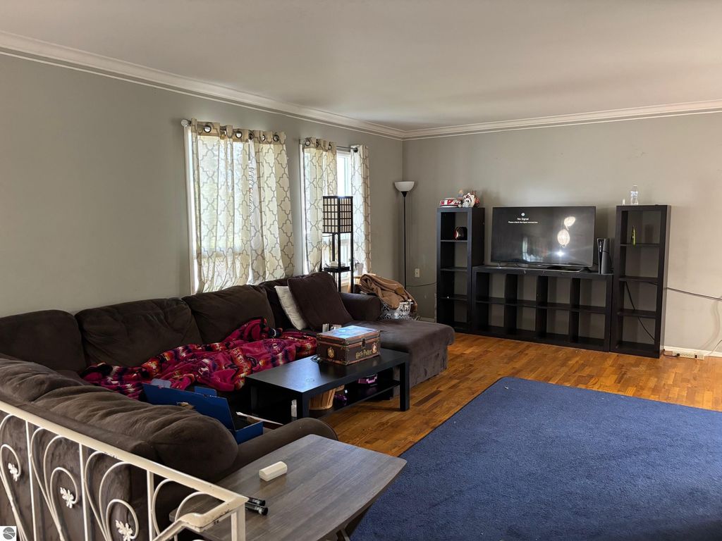 Image 11 of property listing at 250 Purdy Drive, Alma, MI 48801